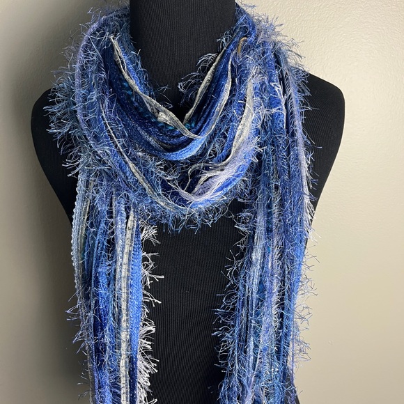 Blue and White Fringed Scarf - Picture 4 of 7